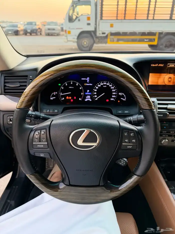 لكزس LS460 2015 - شورت نظيف 12