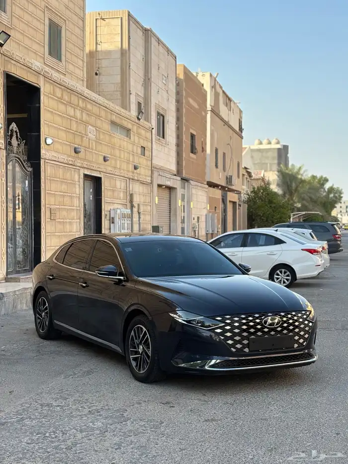 للبيع أزيرا 2022 بدي وكاله حجم المكينه 2.5 6