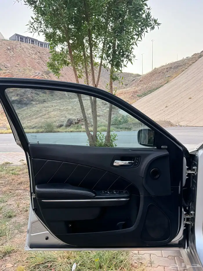 دودج تشارجر RT 2012 38