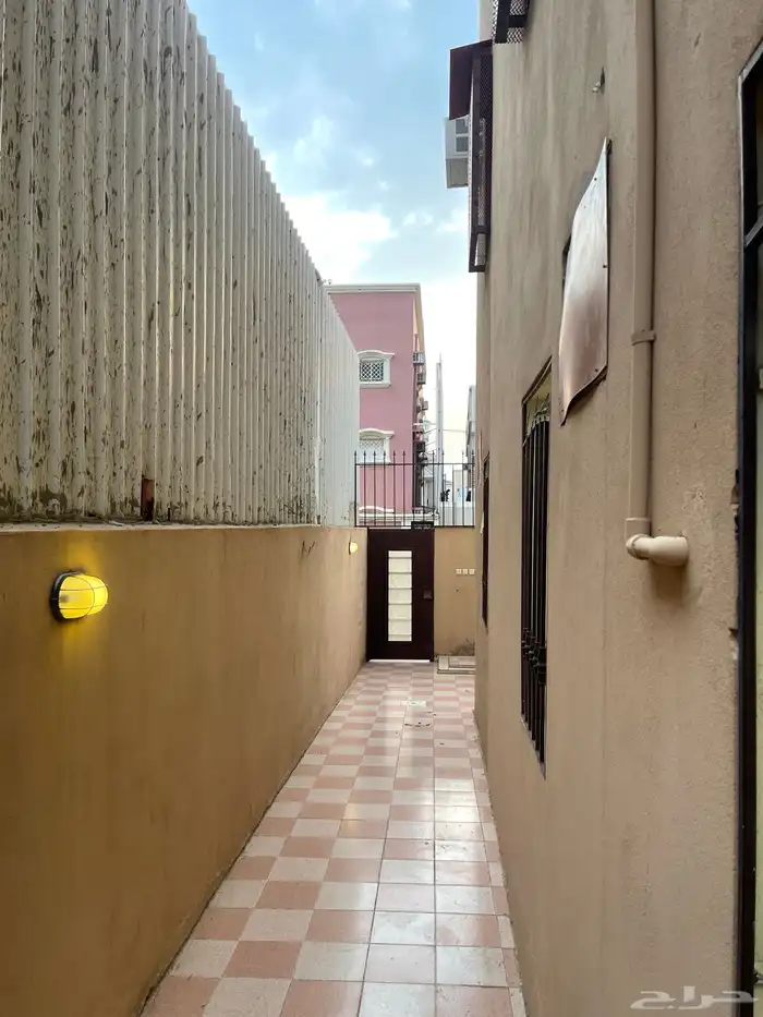 للايجار شقة 4 غرف وصالة حي الربيع (حسام) 5