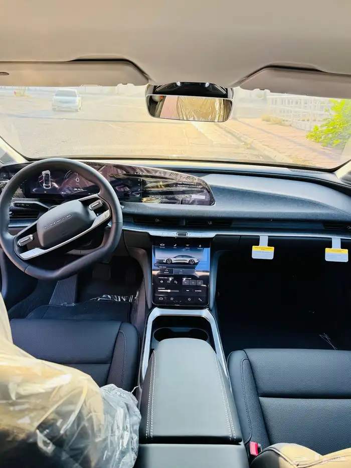 لوسيد بيور 2025 6