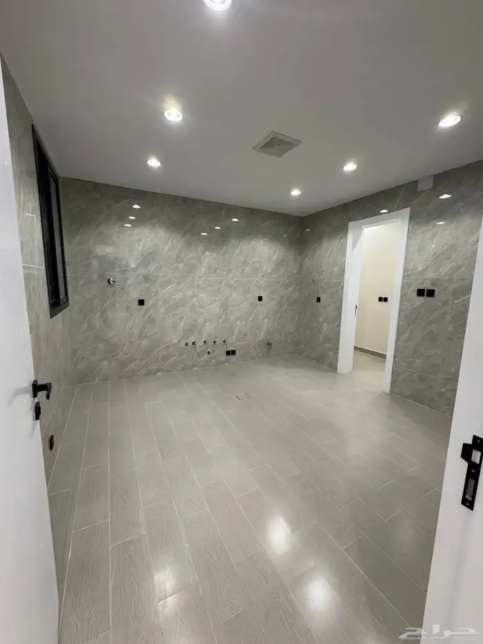 للبيع شقق تمليك أرضي بالمحاله تشطيب vip 550 الف 9