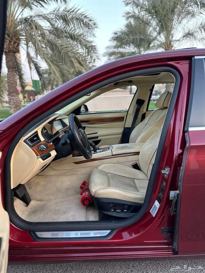 بي ام دبليو الفئة السابعة 2010 16