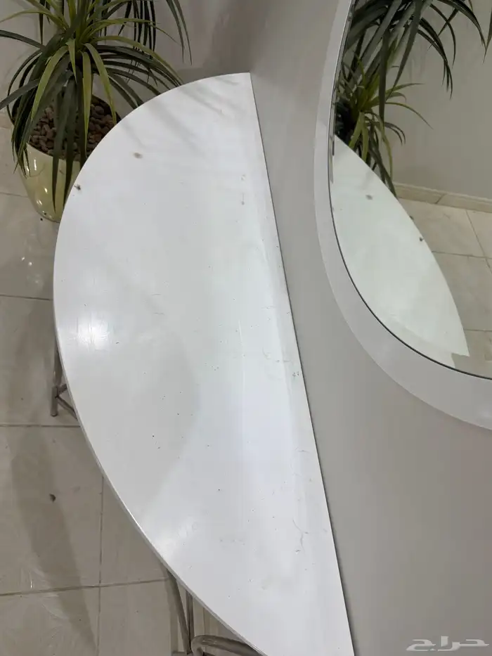 طاولة استقبال مع مزهرية للبيع 1