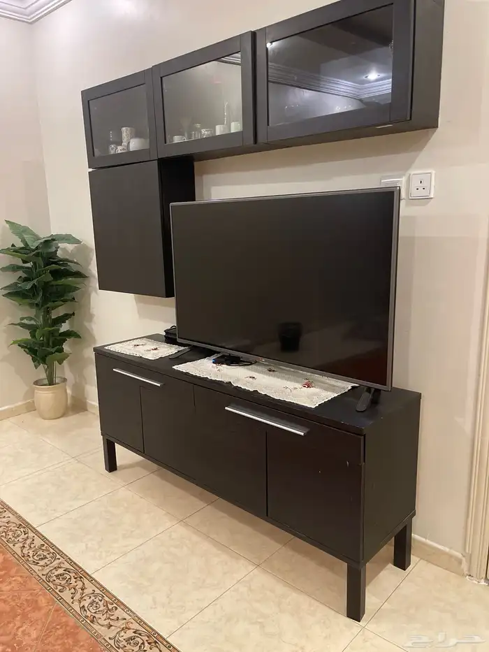 بيع مكتبة ومدخل وجزامة ومغسلتين بمراياها واكسسواراتها 0