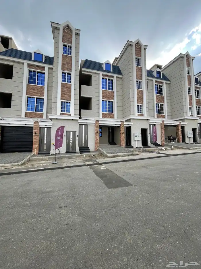 للبيع ادوار ارضيه وشقق علويه خميس مشيط حى المعارض 2