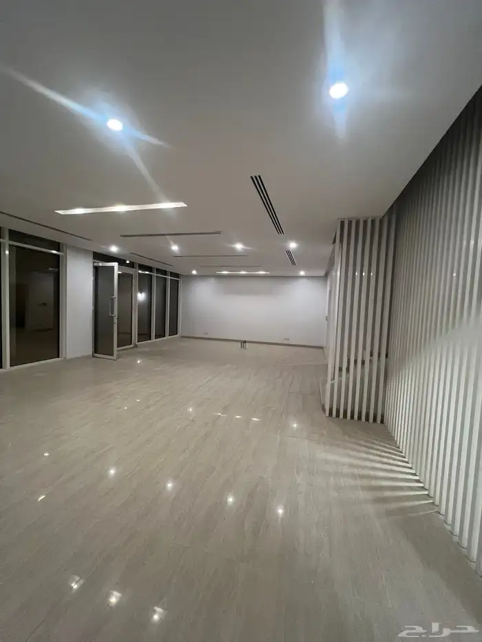 فيلا للبيع تشطيب شخصي بحي الحسام قرب كورنيش الراكة 10