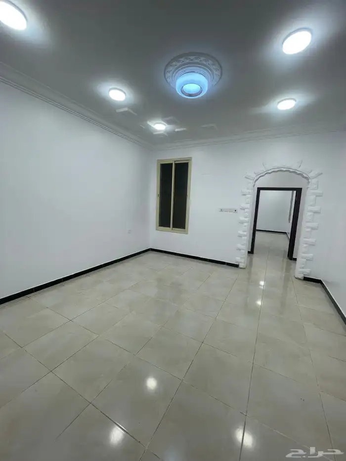 للايجار شقة 4 غرف وصالة حي الربيع (حسام) 1