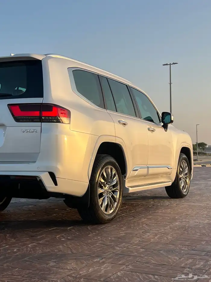 للبيع vxr 2025 سعودي عبداللطيف جميل 4