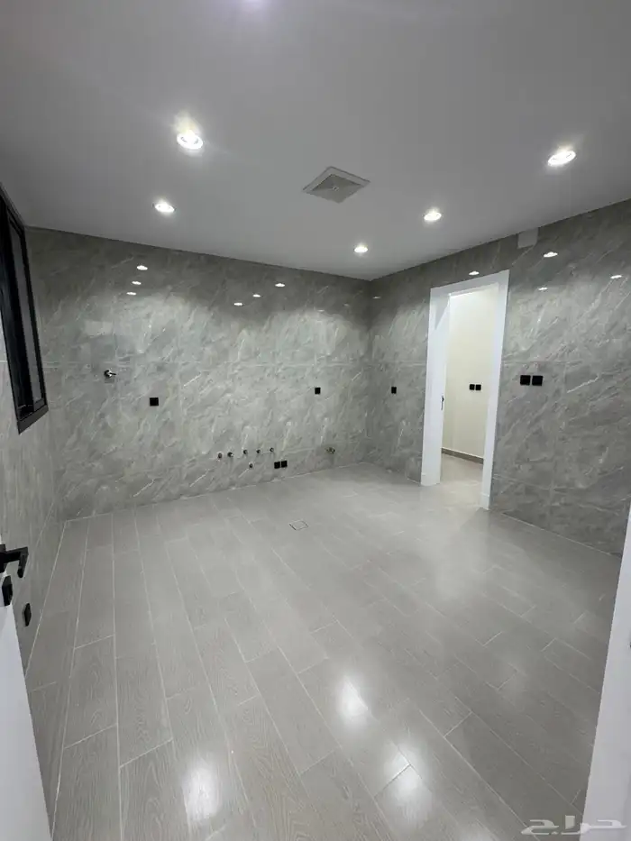 للبيع شقق تمليك أرضي بالمحاله تشطيب vip 550 الف 12