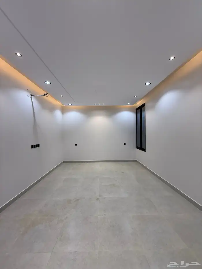 للبيع روف علوي درج داخلي وخارجي بخميس مشيط ب 650 الف 11