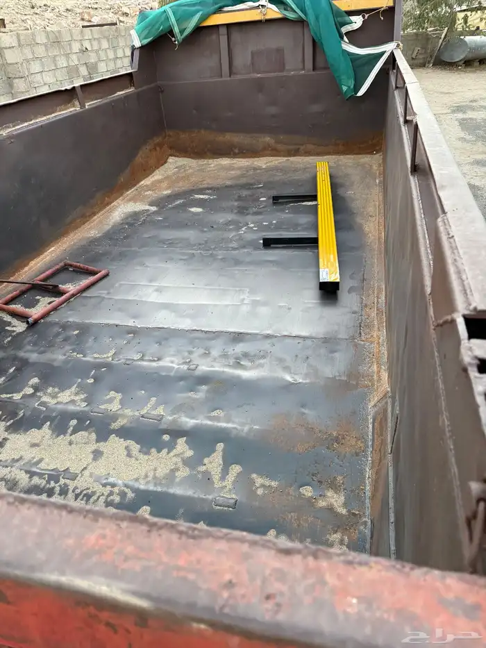 صندوق قلاب عايدي بوز معى الطرنبه وكامل أغراضة 1