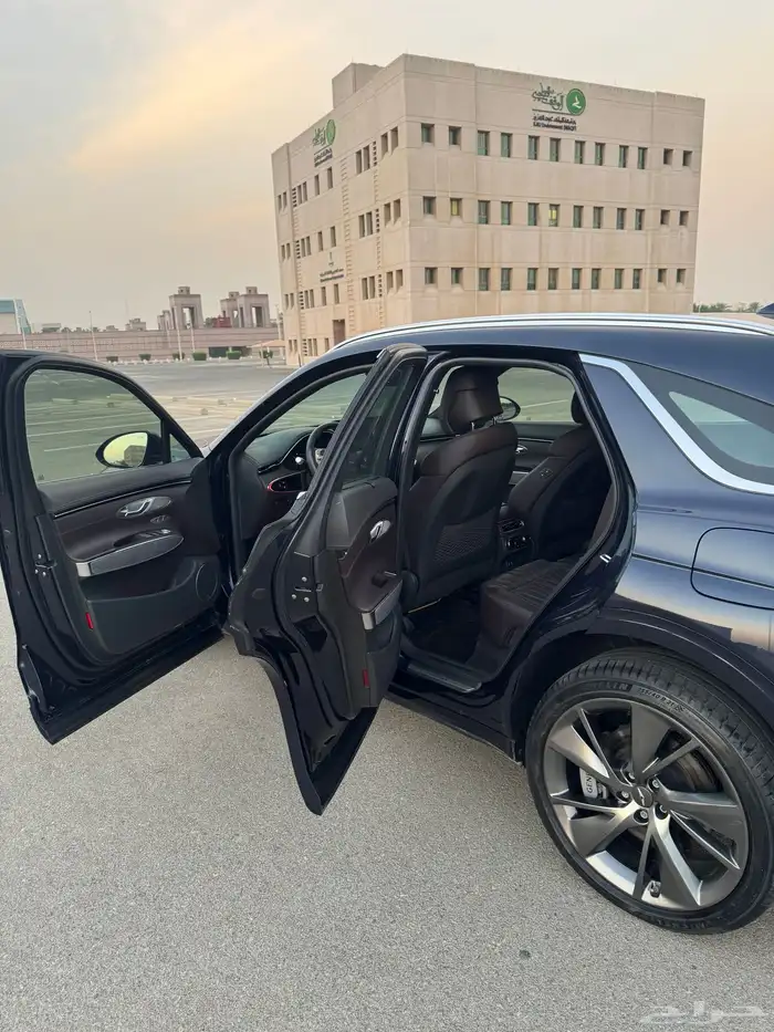 جنسس GV70 2023 13