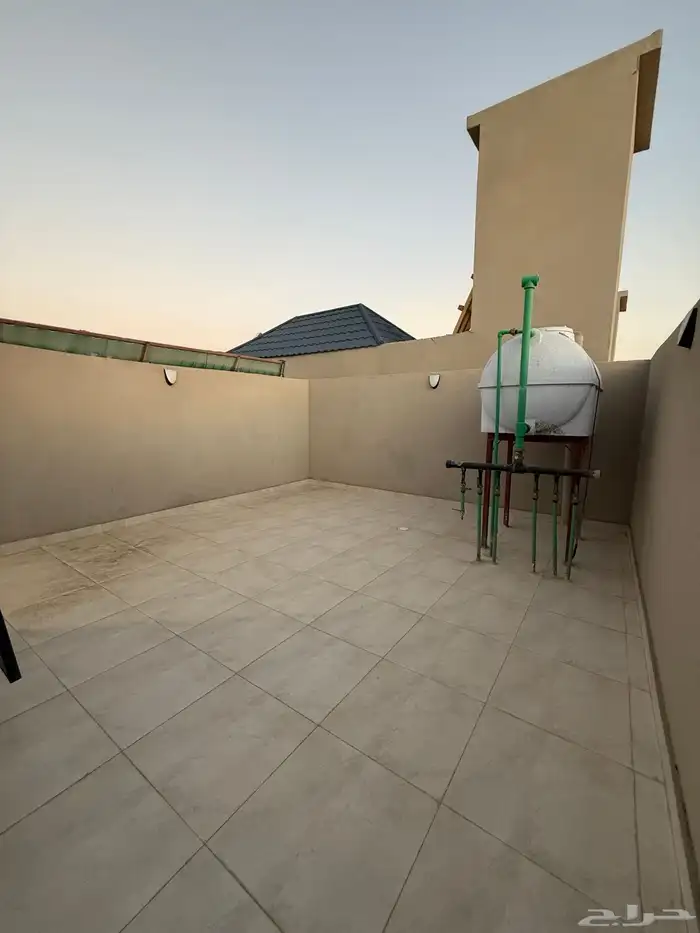 للبيع شقق ارضيه وشقق علويه غرب الخميس حي المعارض 38