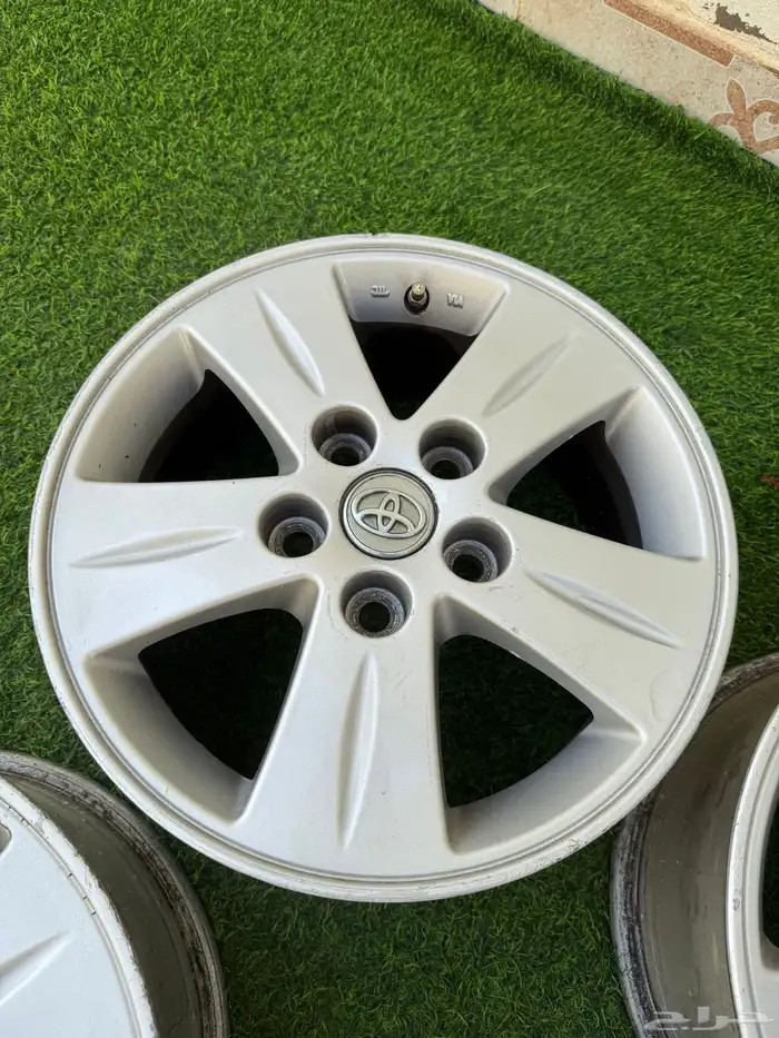 للبيع جنوط كامري GLI 1