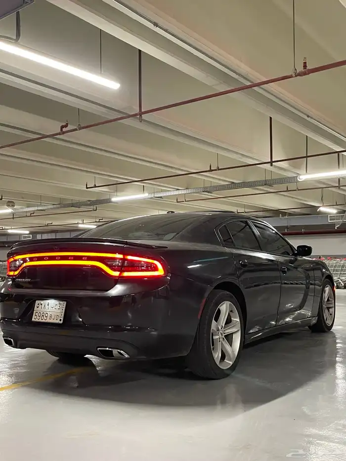 دوج تشارجر 2017 RT V8 6