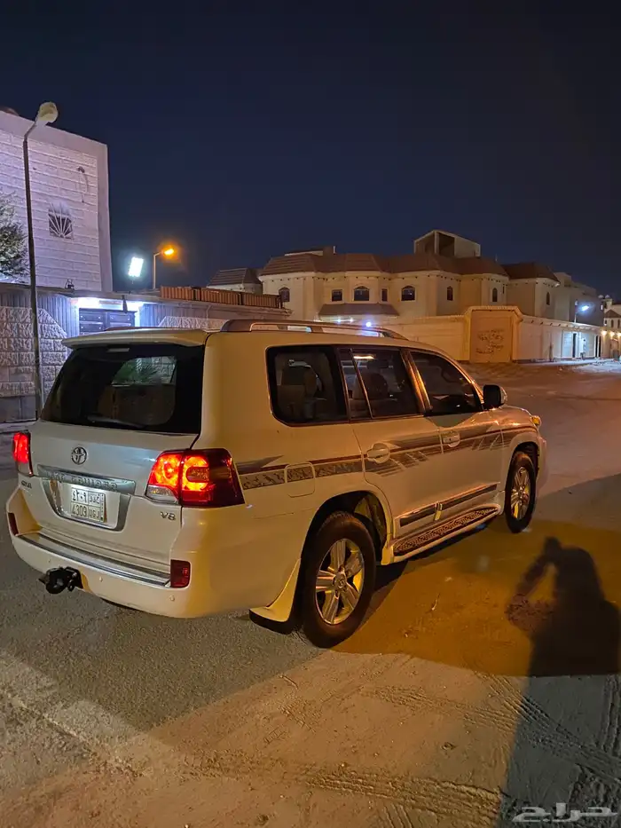 جيب لاندكروزر بريمي 2012 5