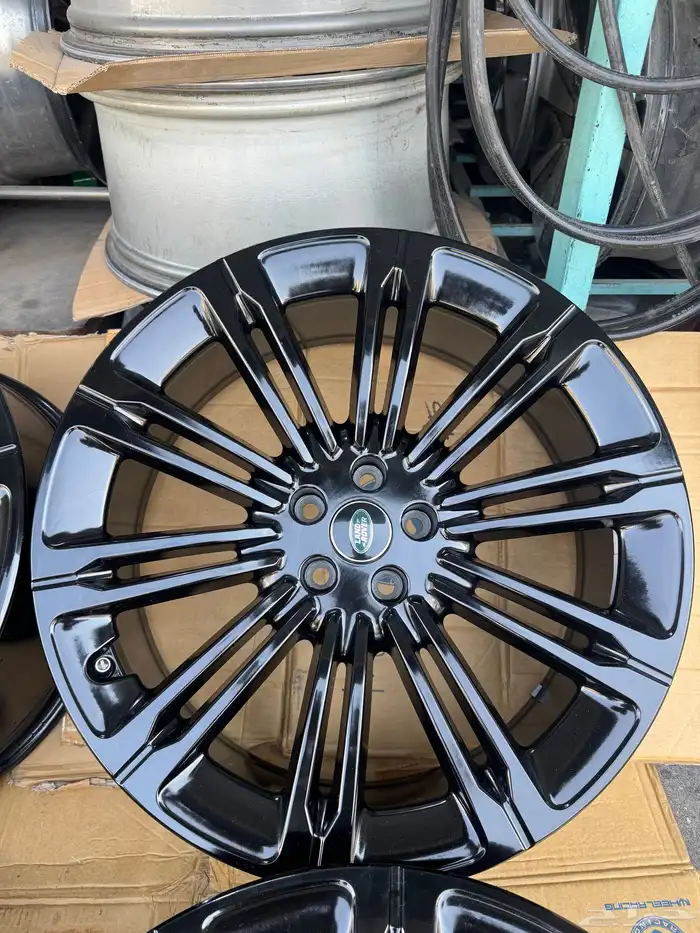 جنوط رنج روفر اوتوبيوجرافي بلاك ادشن مقاس23 موديل 2024 اصلي 4