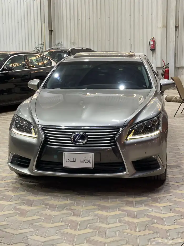 لكزس Ls600h L سعودي صيانات وكاله عداد قليل 3