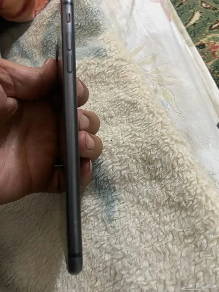 ايفون 8 بلس 64 جيجا 5