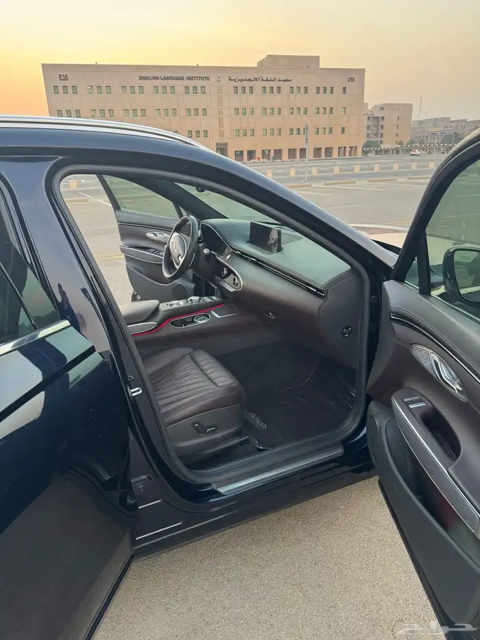 جنسس GV70 2023 23