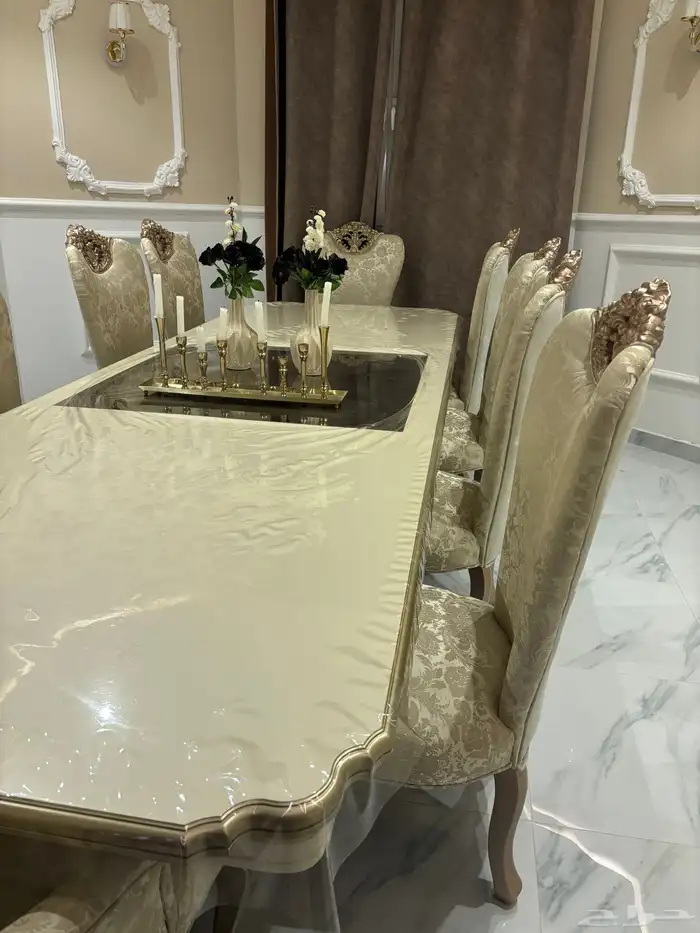 طاولة طعام ضيافة شبه جديدة 10 كراسي 1