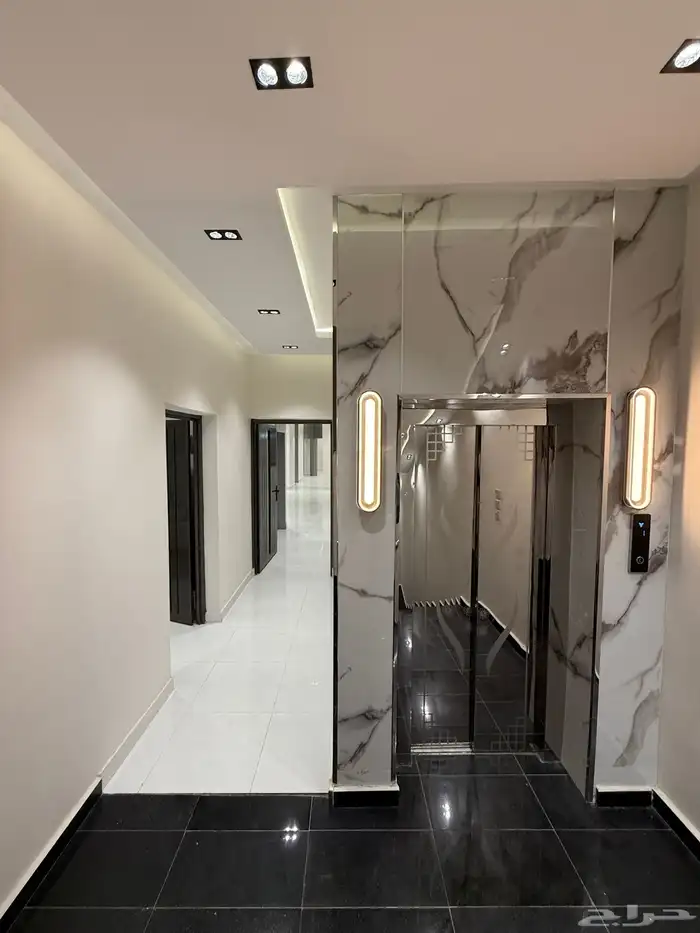 للبيع شقق ارضيه وشقق علويه غرب الخميس حي المعارض 22