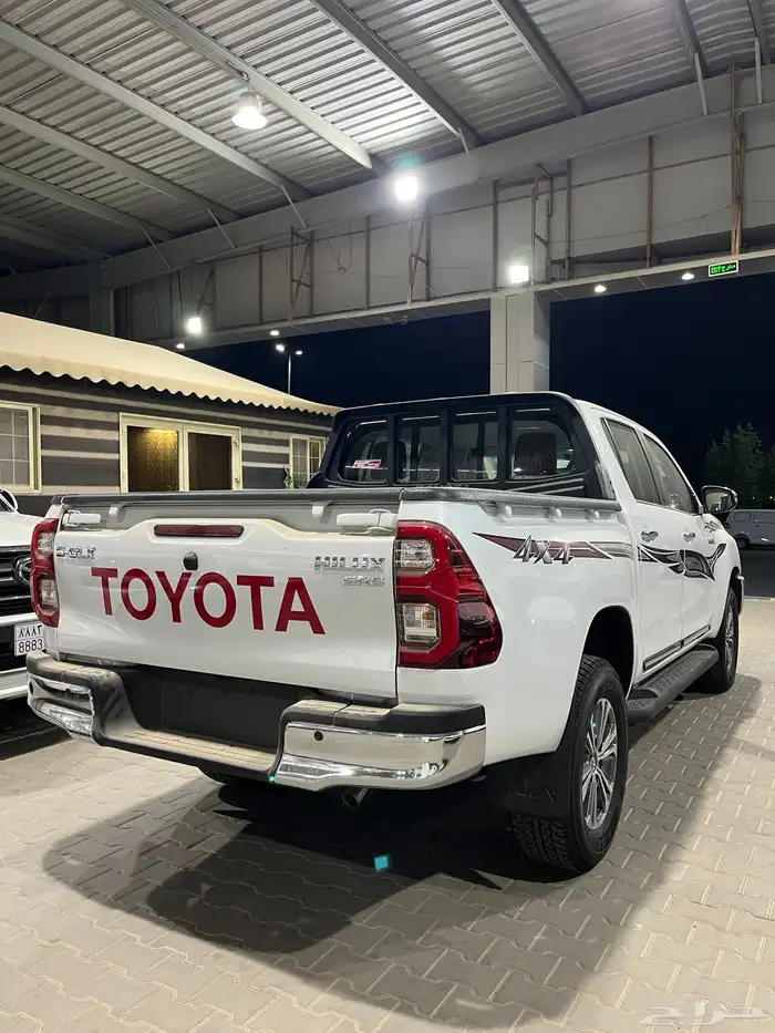 هايلوكس 2025 بنزين دبل أصفار 7