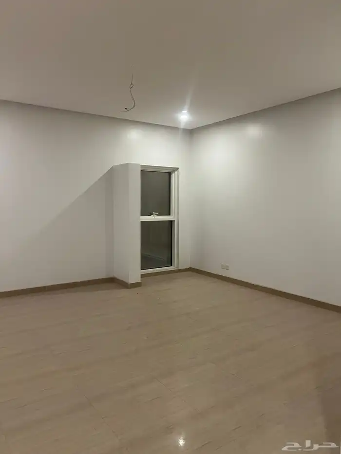 فيلا للبيع تشطيب شخصي بحي الحسام قرب كورنيش الراكة 18