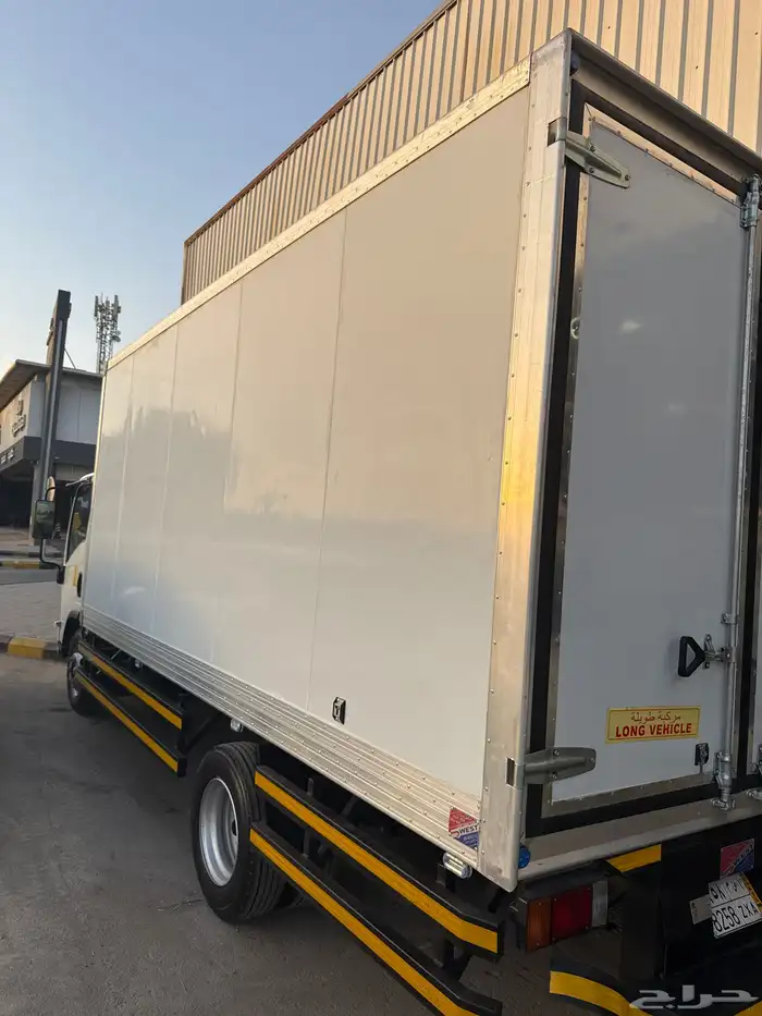 ايسوزو دينه ثلاجة للبيع 2024 5متر 7