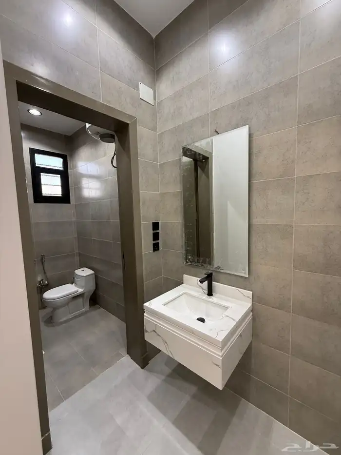 للبيع روف علوي درج داخلي وخارجي بخميس مشيط ب 650 الف 29