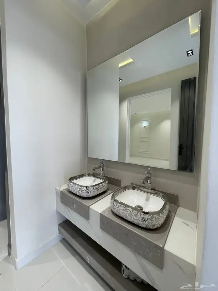 للبيع ادوار ارضيه وشقق علويه خميس مشيط حى المعارض 7