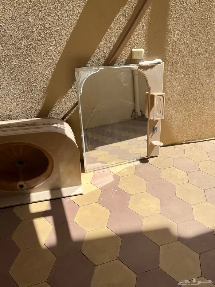 ادوات سباكه منوعه شبه جديده 0