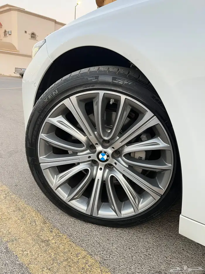 بي ام دبليو 730 2020 15