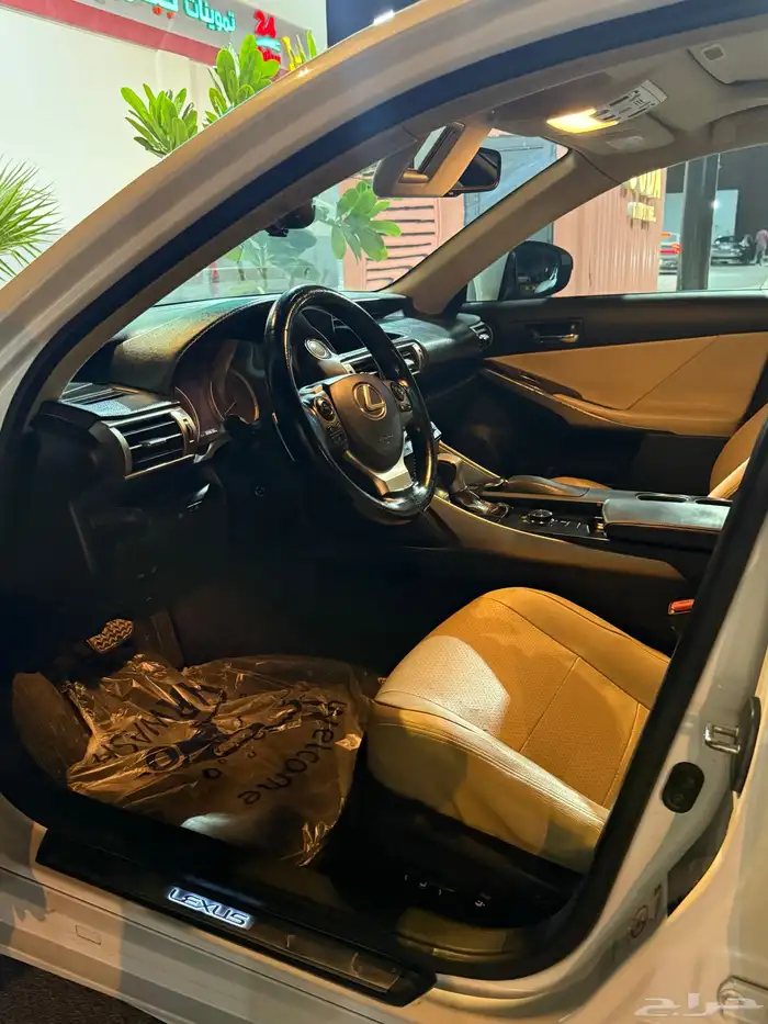 لكزس IS350 2014 6