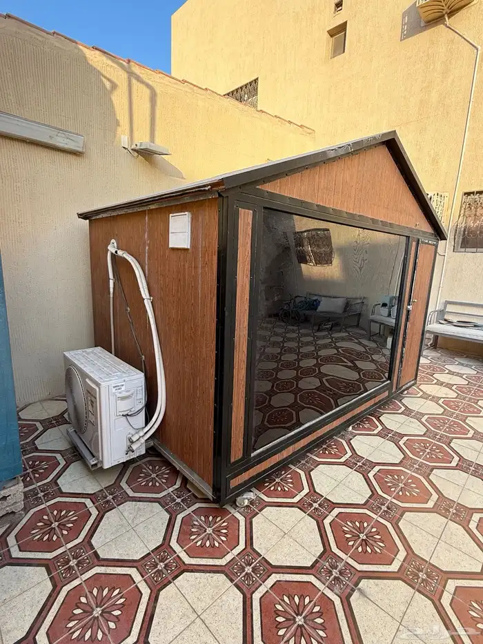 غرفة معزولة - مكي فة 1