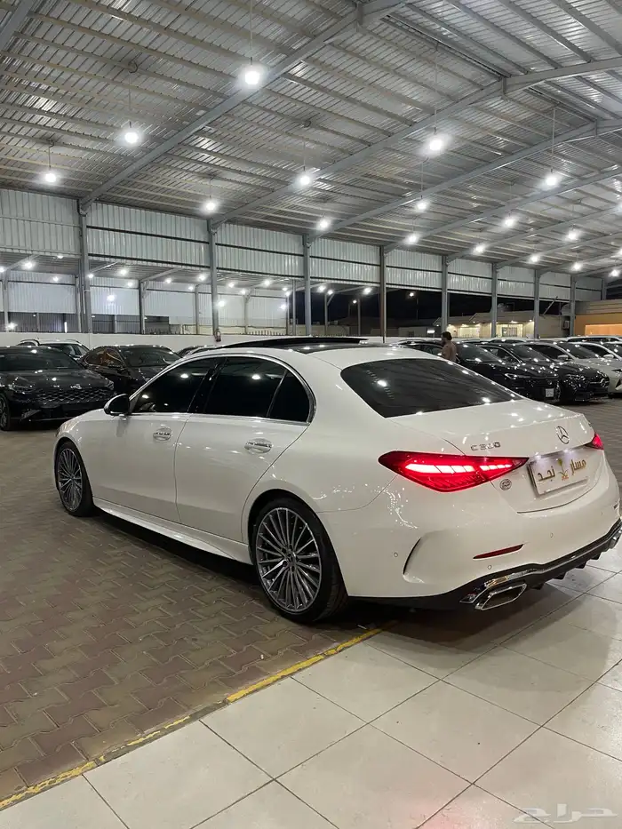 مرسيدس C300 موديل 2023 فل كامل 8