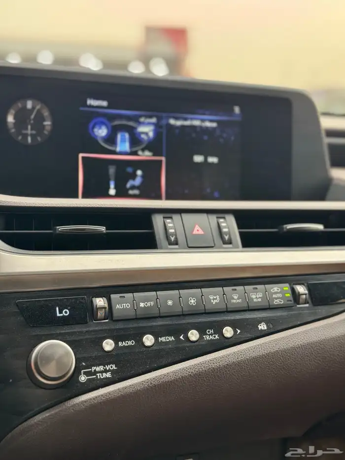 لكزس ES 300h AH 2021 12