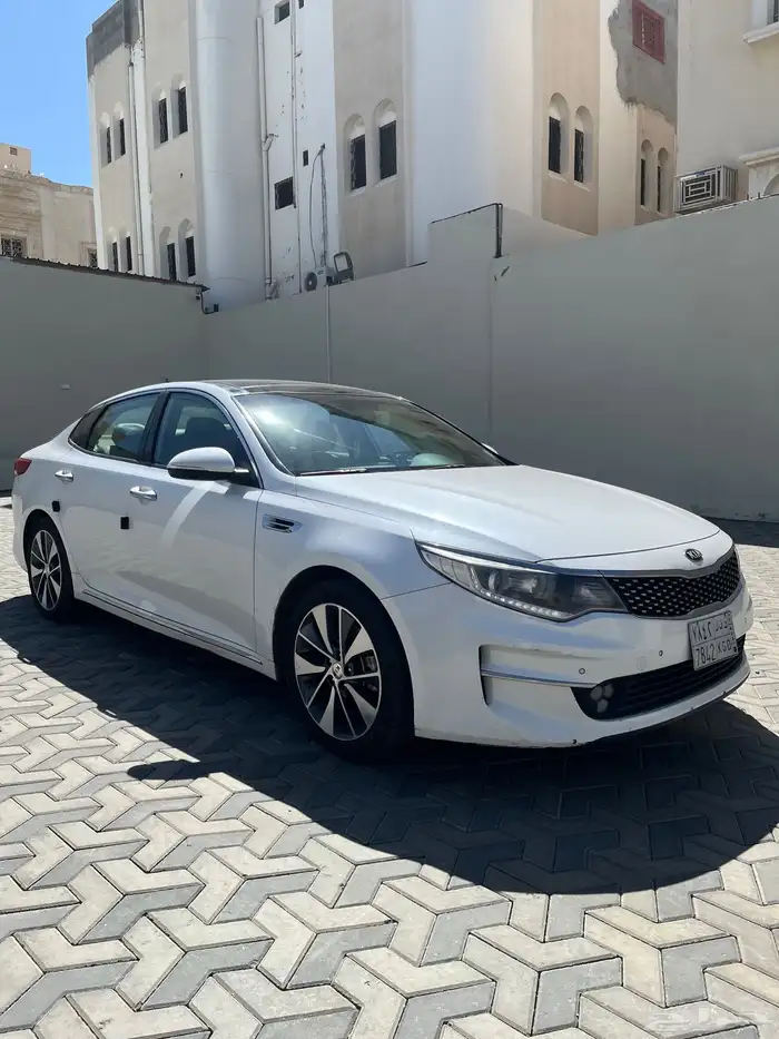 كيا اوبتيما 2016 نظيفة ممشى قليل 1