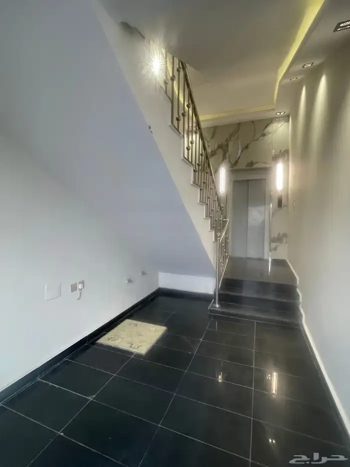 للبيع ادوار ارضيه وشقق علويه خميس مشيط حى المعارض 25