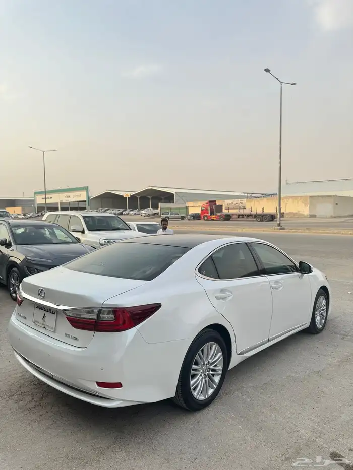 للبيع لكزس 2016 CC ES350- بحالة الوكاله 3