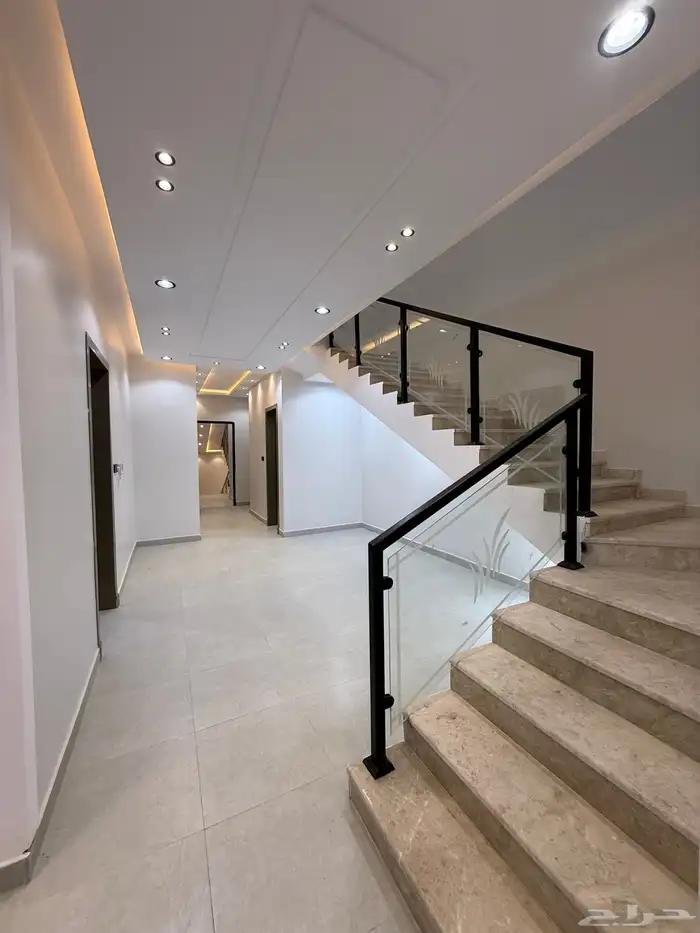 للبيع روف علوي درج داخلي وخارجي بخميس مشيط ب 650 الف 19