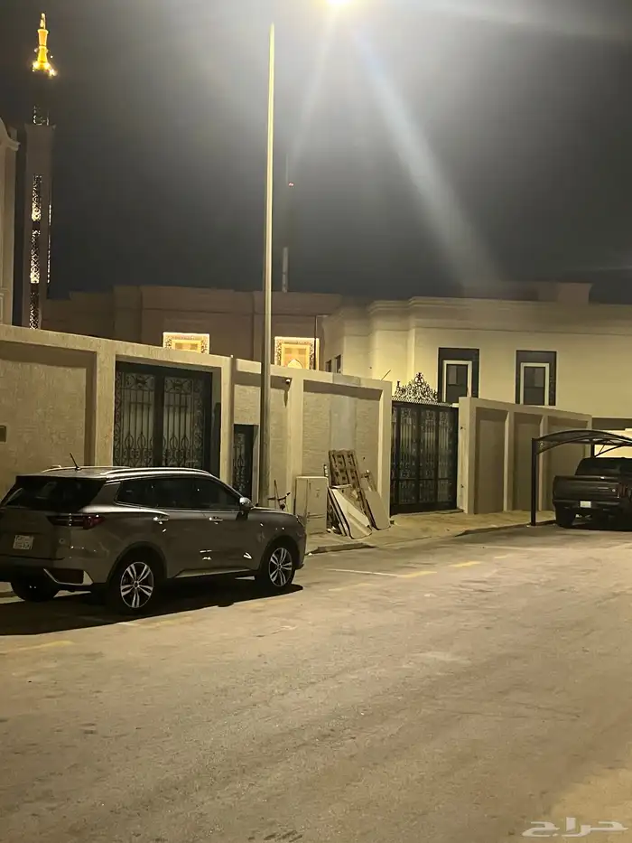 فيلا للبيع تشطيب شخصي بحي الحسام قرب كورنيش الراكة 1