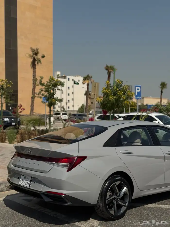 للبيع هونداي الانترا 2021 4