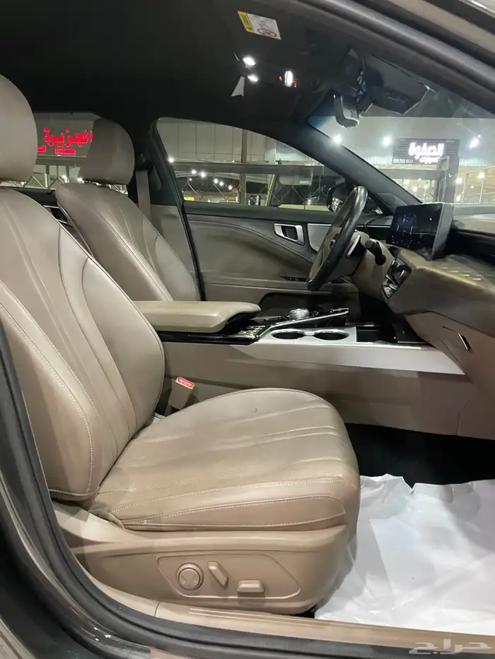 كيا كي 8 موديل 2022 نص فل 10