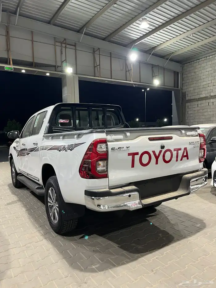 هايلوكس 2025 بنزين دبل أصفار 5