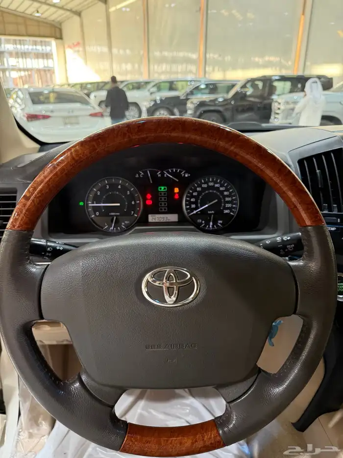 لاندكروزر GXR.2014 سعودي 8 سلندر عداد قليل 10