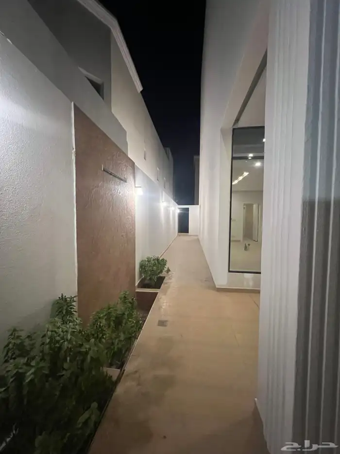 فيلا للبيع تشطيب شخصي بحي الحسام قرب كورنيش الراكة 3