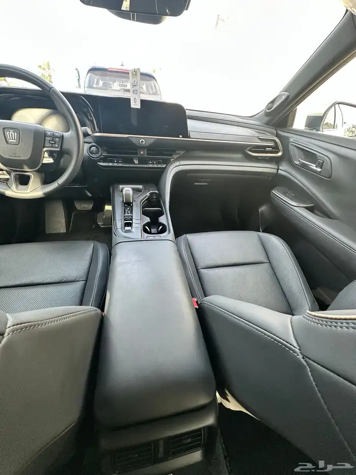 كراون 2023 بريميوم فضي 7