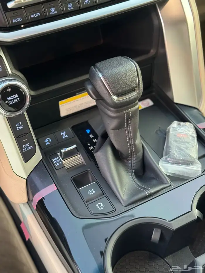 تويوتا لاندكروزر GXR L3 2024 ديزل - شبه الجديد 10